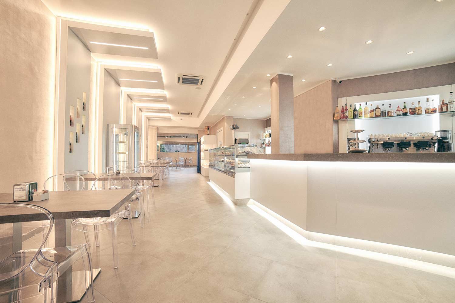 Modeling e Design Bar Europa progettati per layout.